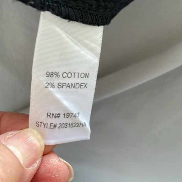 Capris Black Pants - Picture 4 of 4